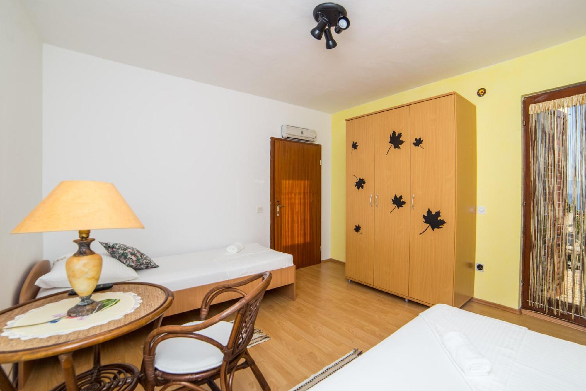 Apartment Mande Brist Exterior photo